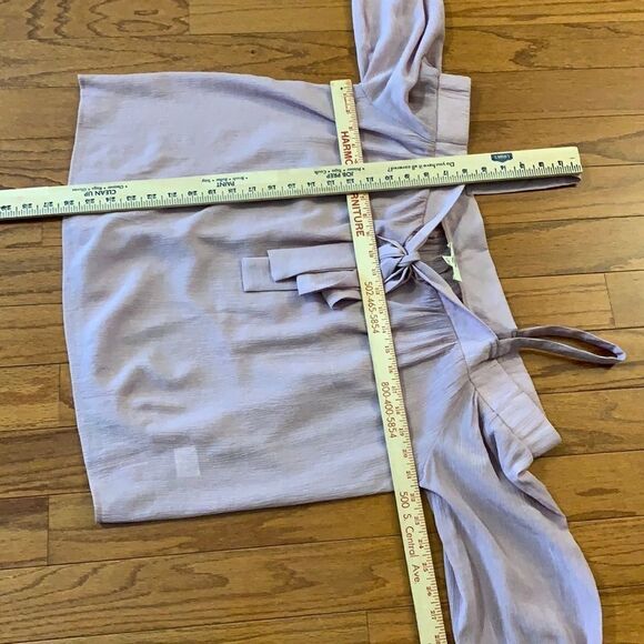 Entro size medium NWOT cold shoulder and three-quarter sleeves - Picture 6 of 7